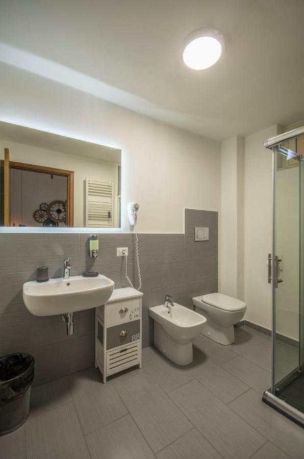 Qal'At Cove Hotel Калтанисета Екстериор снимка